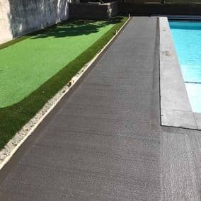 Broom finish concrete driveway in London, Ontario